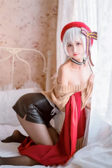 三度_69贝尔法斯特女仆装Cosplay写真预览3